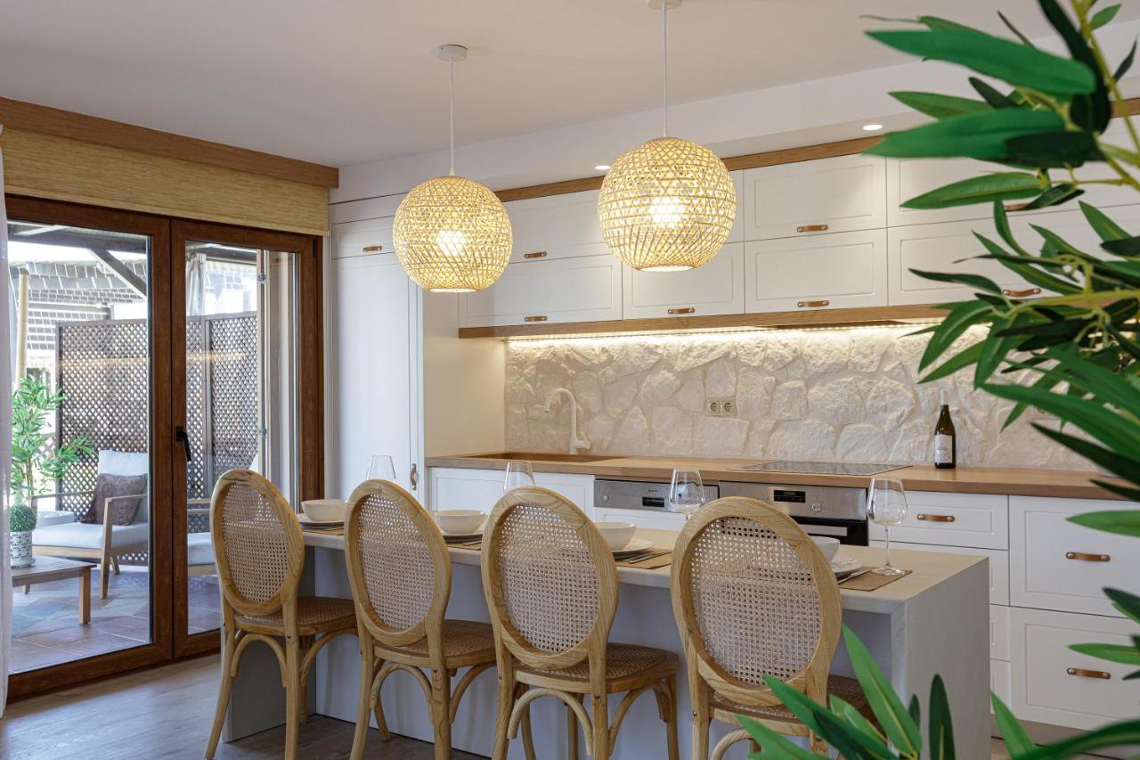 Villa Seashell -Wonderful Newly Renovated Villa On The Beach Galatás Exterior photo