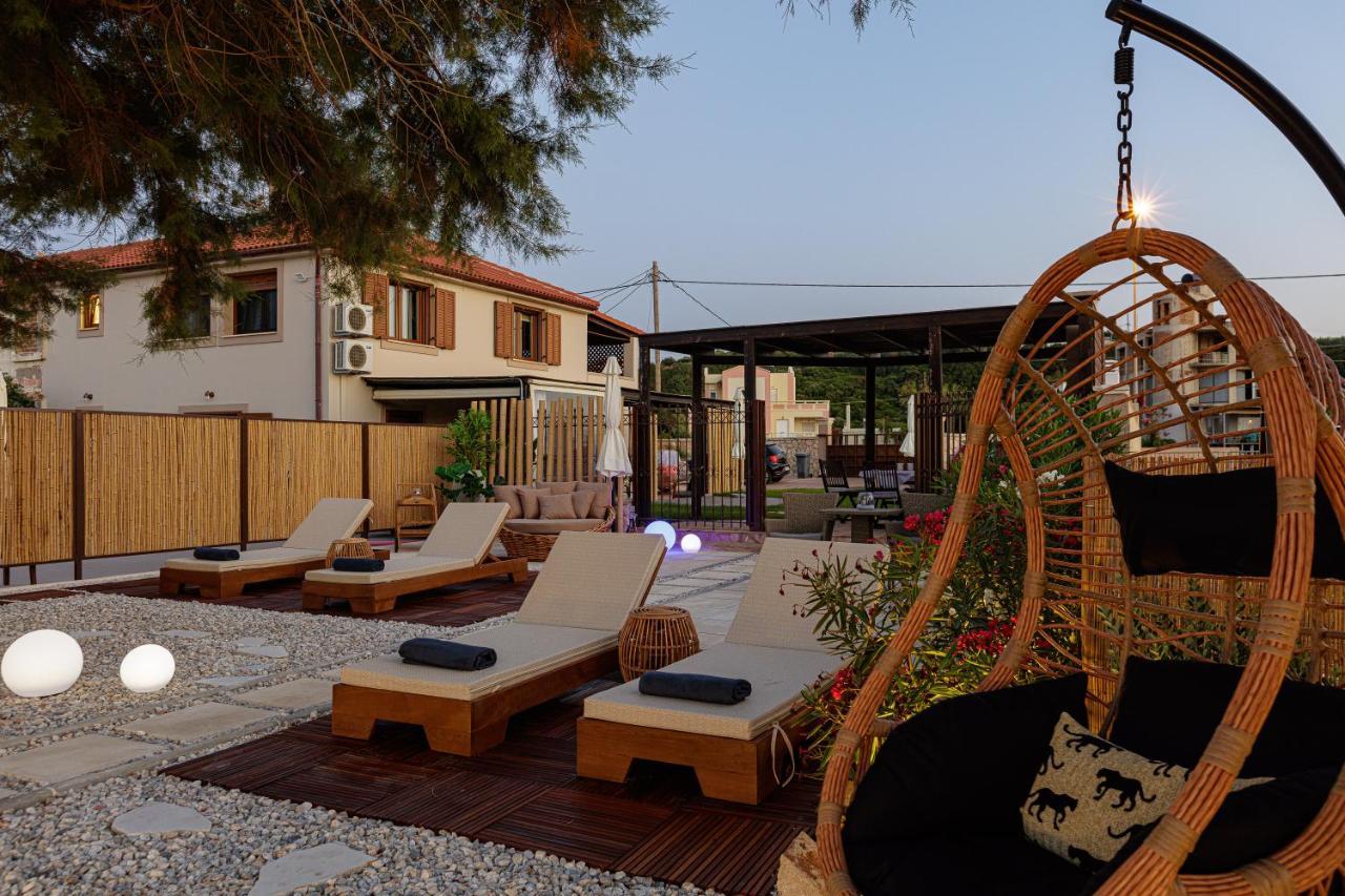 Villa Seashell -Wonderful Newly Renovated Villa On The Beach Galatás Exterior photo