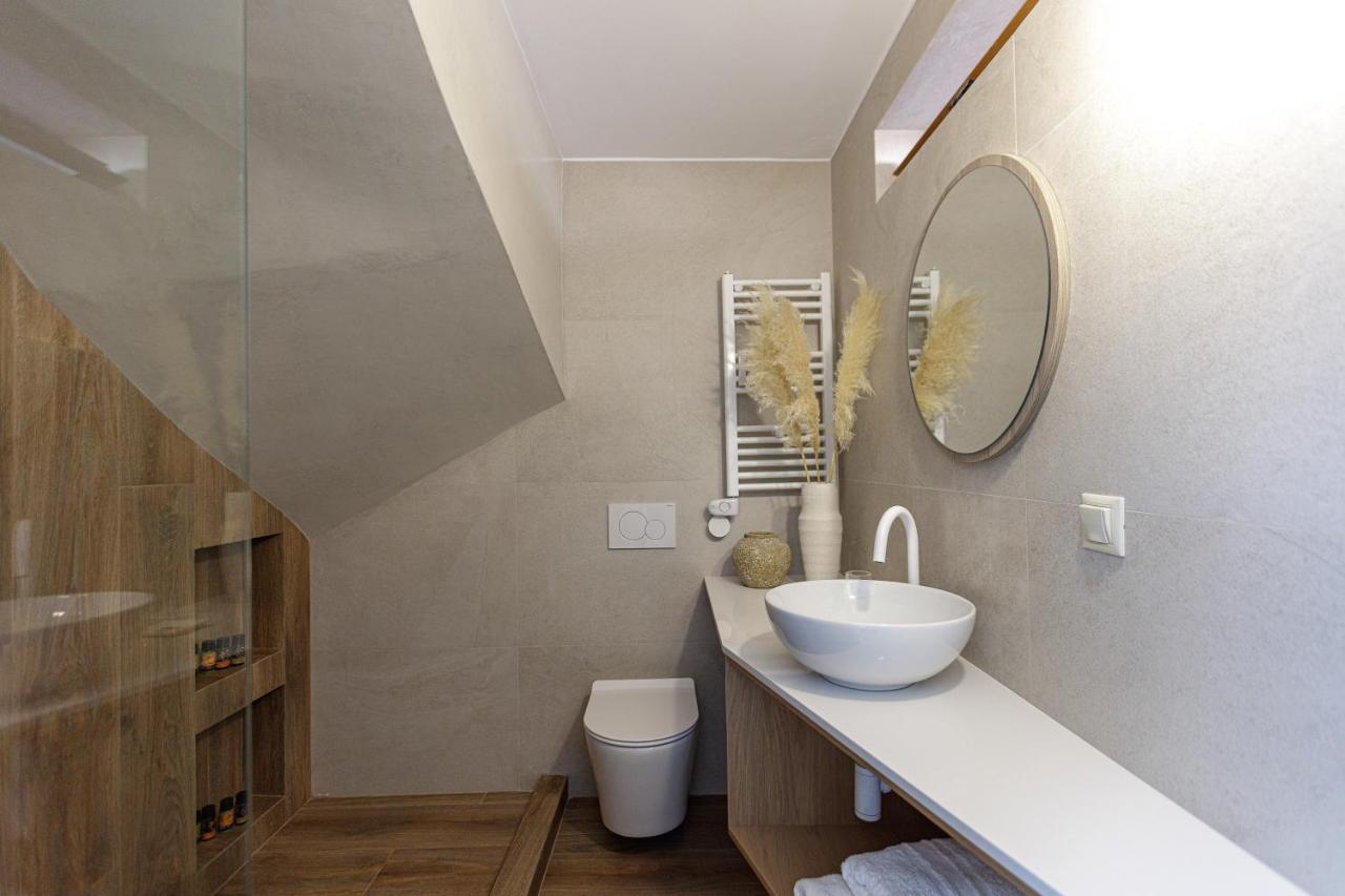 Villa Seashell -Wonderful Newly Renovated Villa On The Beach Galatás Exterior photo