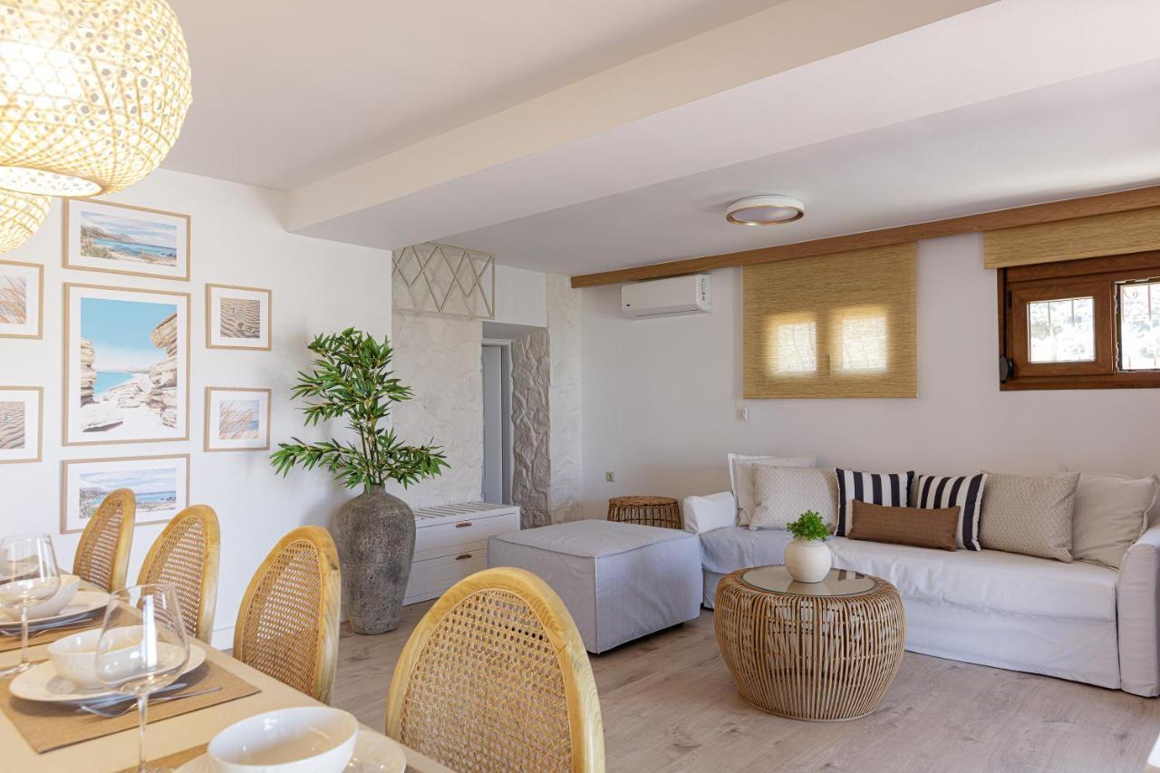 Villa Seashell -Wonderful Newly Renovated Villa On The Beach Galatás Exterior photo